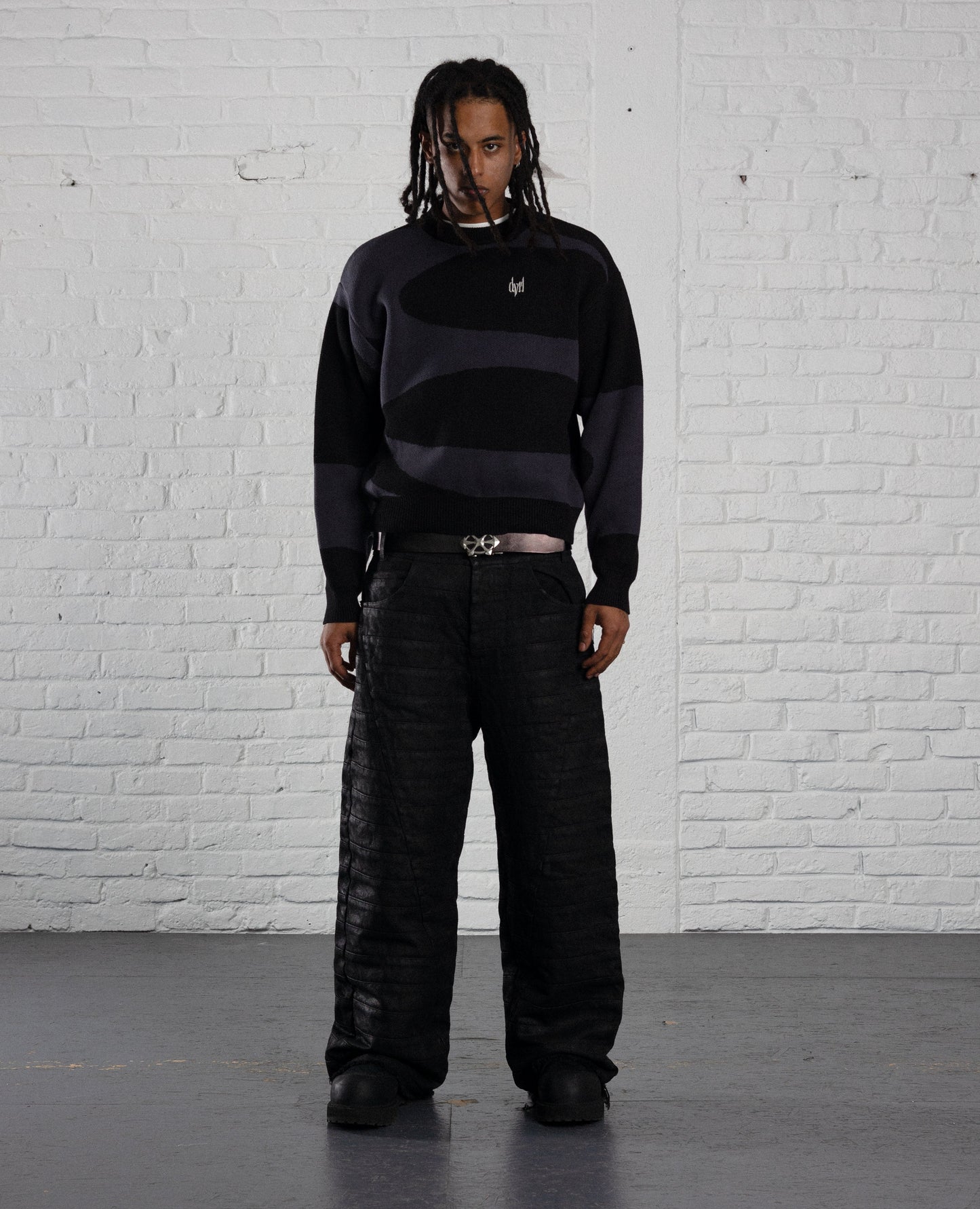 BLACK DVRL KNIT
